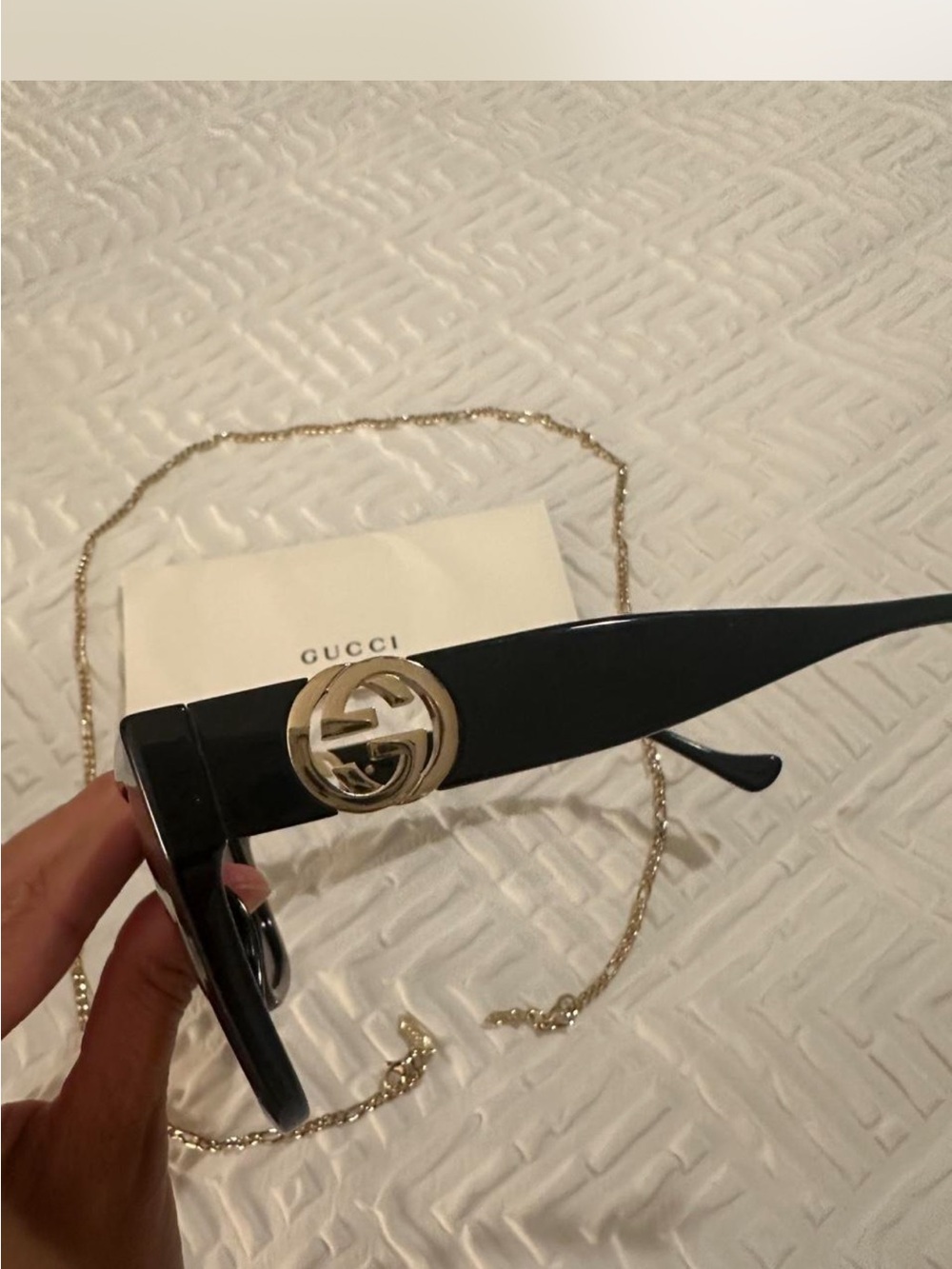 Gucci Black Cat-Eye Sunglasses with Gold Chain Accent - Picture 8 of 9